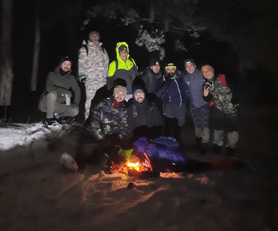 Karlı Arazide Doğa Yürüyüşü