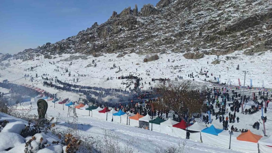 Yedincisi Düzenlenen Festivalde 7 Buçuk Ton Sucuk 350 Bin Kişiye Dağıtıldı