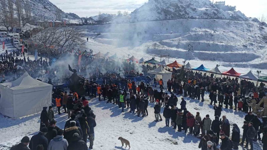 Yedincisi Düzenlenen Festivalde 7 Buçuk Ton Sucuk 350 Bin Kişiye Dağıtıldı