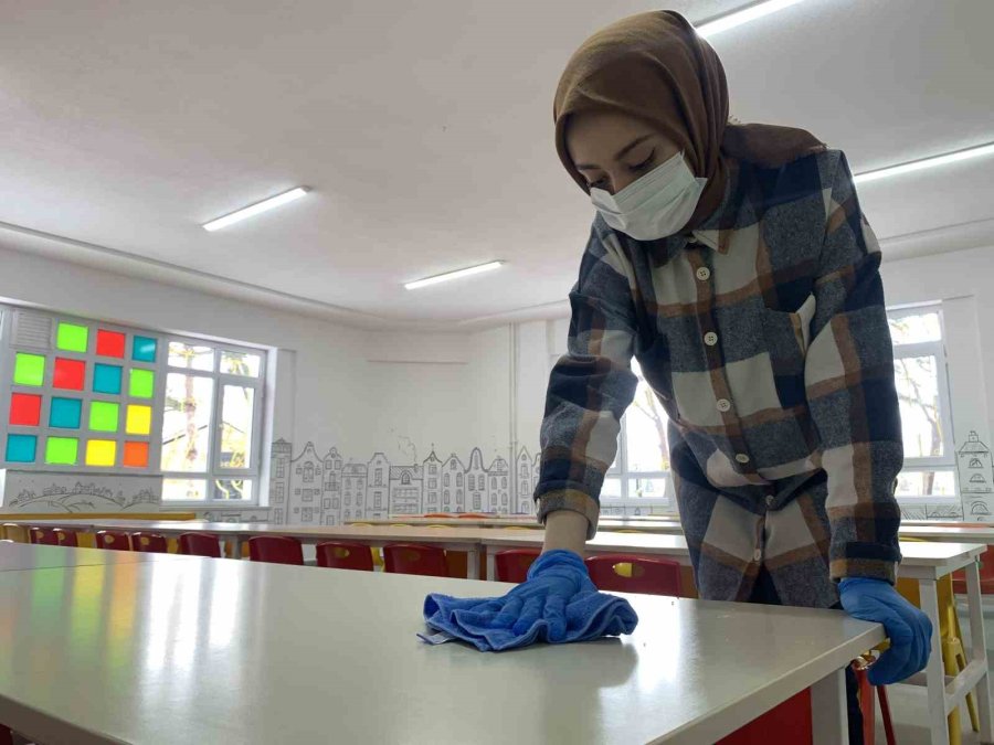 Veliler Meb’in Ücretsiz Yemek Uygulaması İçin Yapılan Hazırlıkları Yerinde İnceledi