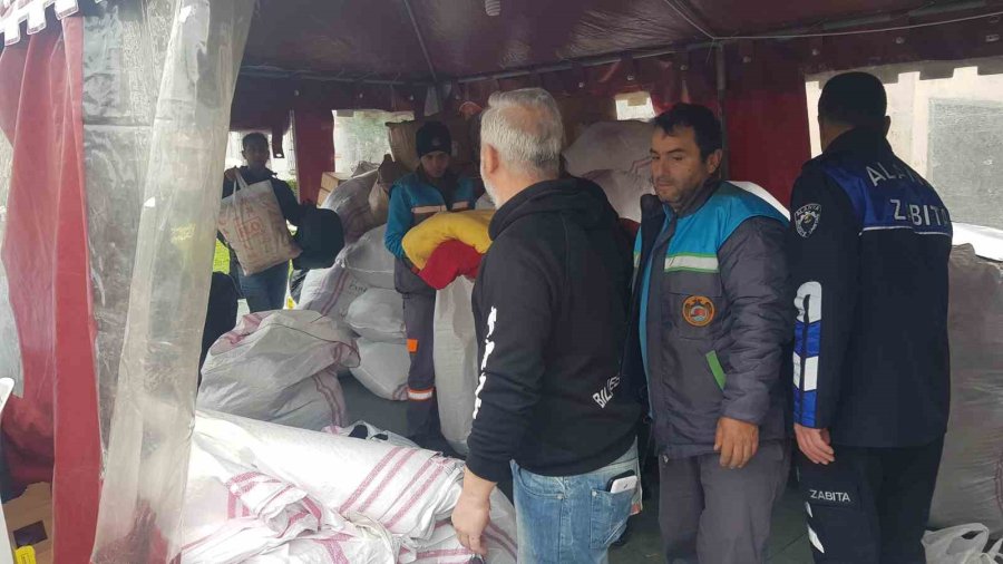 Antalya’da Yaşayan Rus Ve Ukraynalı Vatandaşlardan Deprem Bölgesine Yardım Eli