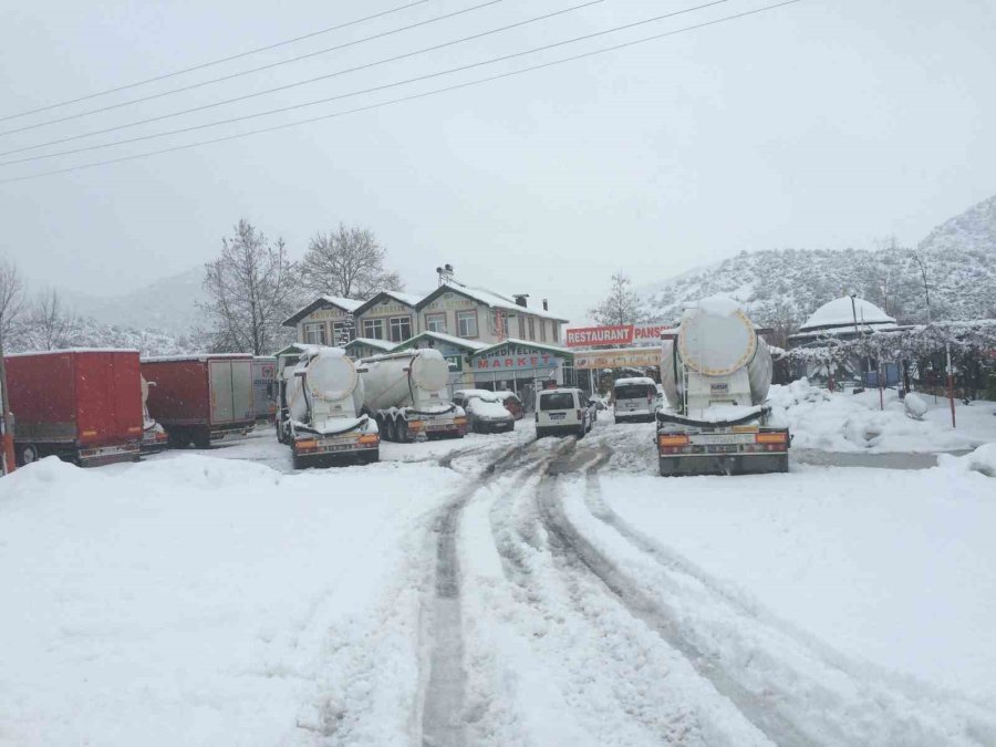 Antalya-konya Karayolunda Ulaşım Güçlükle Sağlanıyor