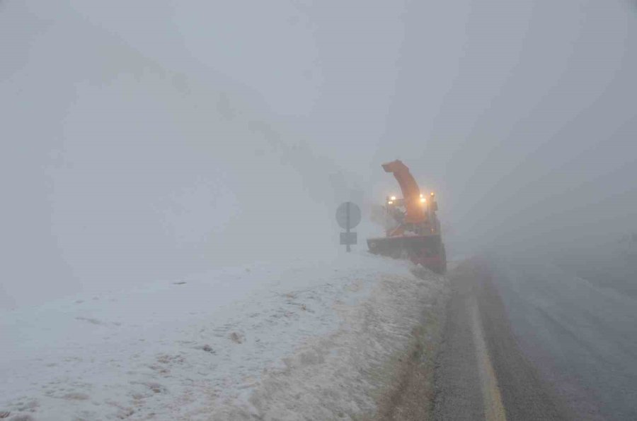 Antalya-konya Karayolunda Ulaşım Güçlükle Sağlanıyor