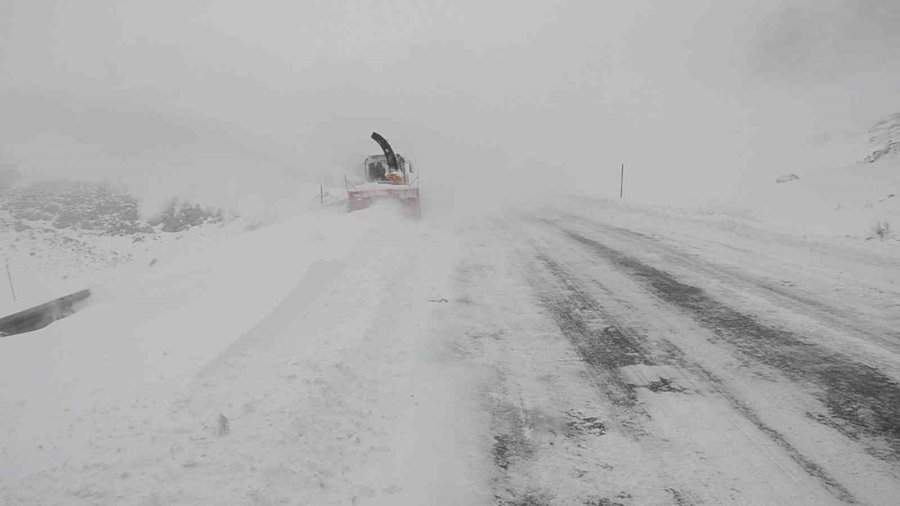 Antalya-konya Karayolunda Ulaşım Güçlükle Sağlanıyor