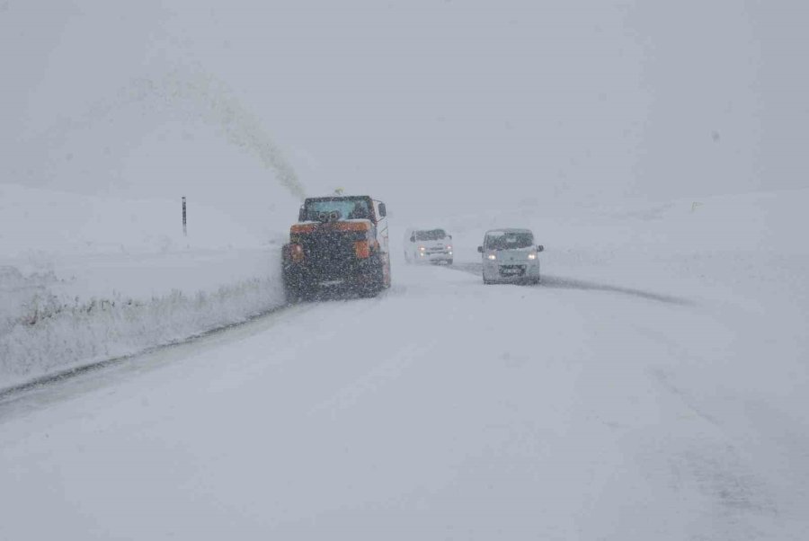 Antalya-konya Karayolunda Ulaşım Güçlükle Sağlanıyor