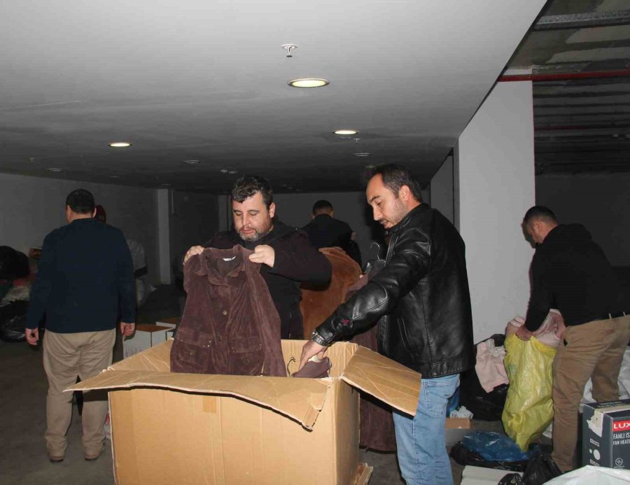 Döşemealtı Depremde Tek Yürek Oldu