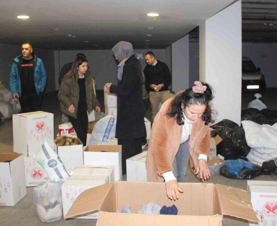 Döşemealtı Depremde Tek Yürek Oldu