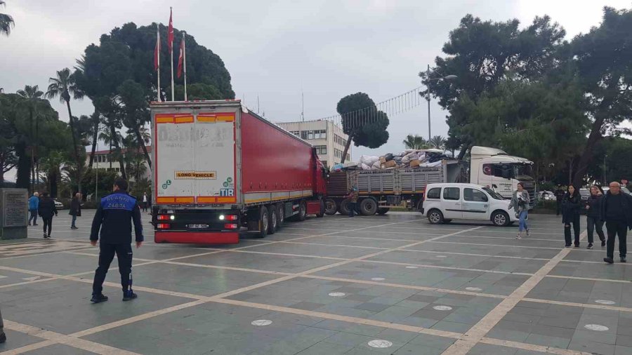 Antalya’da Yaşayan Rus Ve Ukraynalı Vatandaşlardan Deprem Bölgesine Yardım Eli