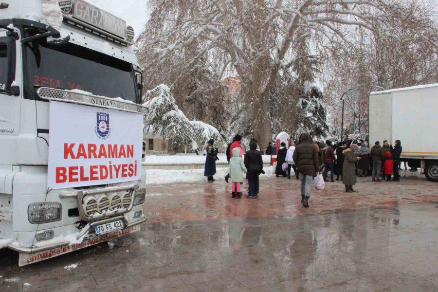 Karaman’da Vatandaşlar Depremzedeler İçin Seferber Oldu