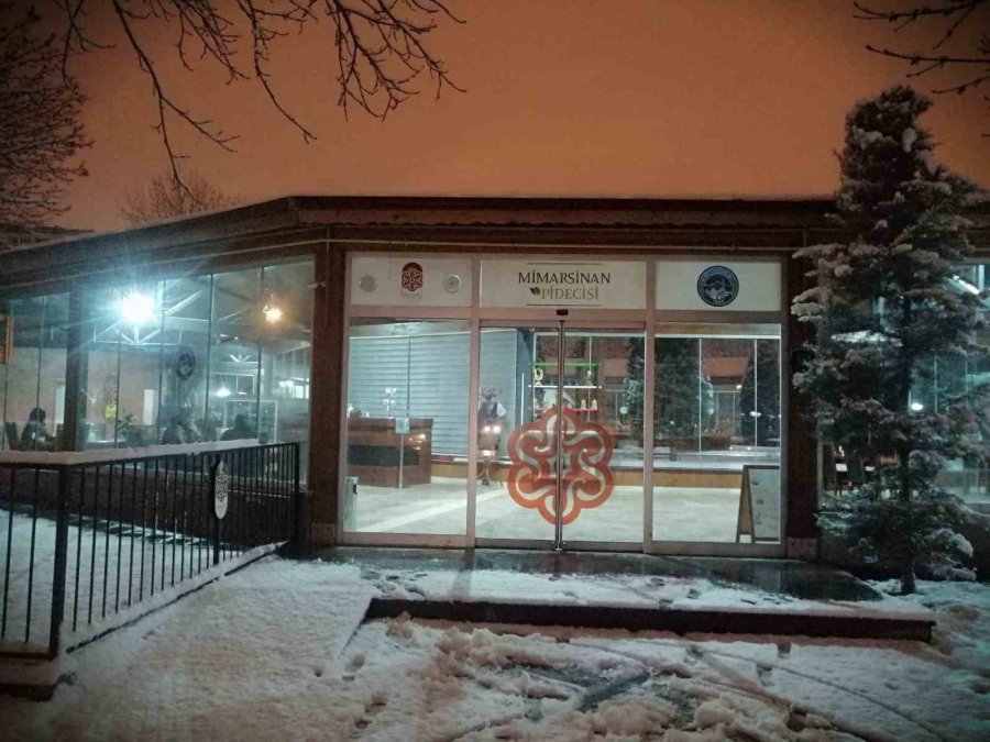 Büyükşehir, Tüm Salonları Ve Tesisleri Vatandaşlar İçin Açtı