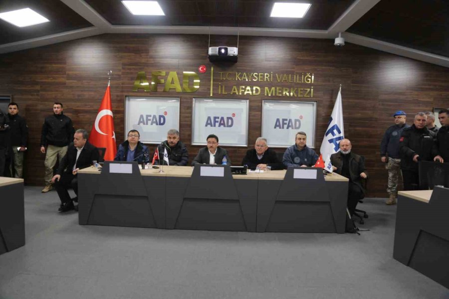 Başkan Büyükkılıç, Vali Çiçek Başkanlığında Deprem Kriz Masası’na Katıldı