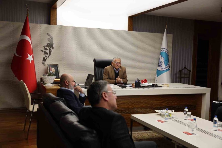 Başkan Büyükkılıç’tan İlçe Belediye Başkanlarıyla ’deprem’ Toplantısı