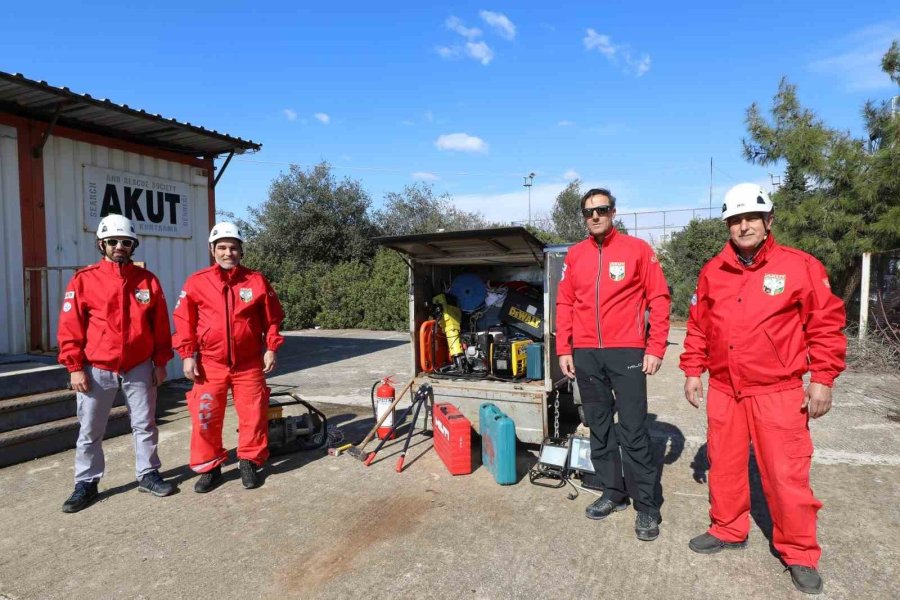 Akdeniz Üniversitesi Deprem Bölgesine Merhem Olmaya Çalışıyor
