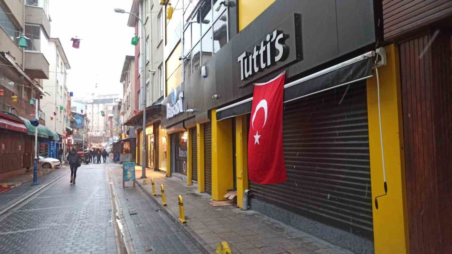 Eğlence Mekanları Depremler Dolayısıyla Kapatıldı