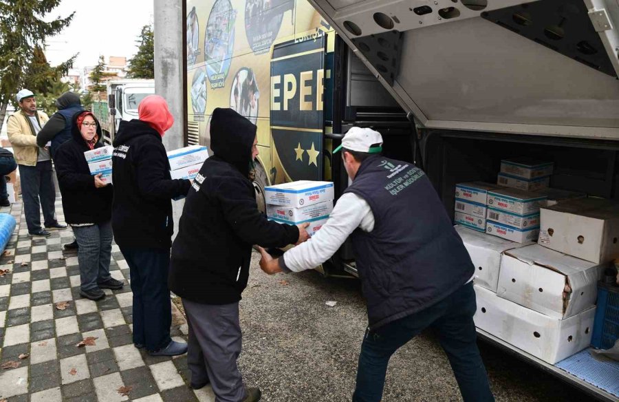 Tepebaşı’ndan Depremzedelere Yardım Eli