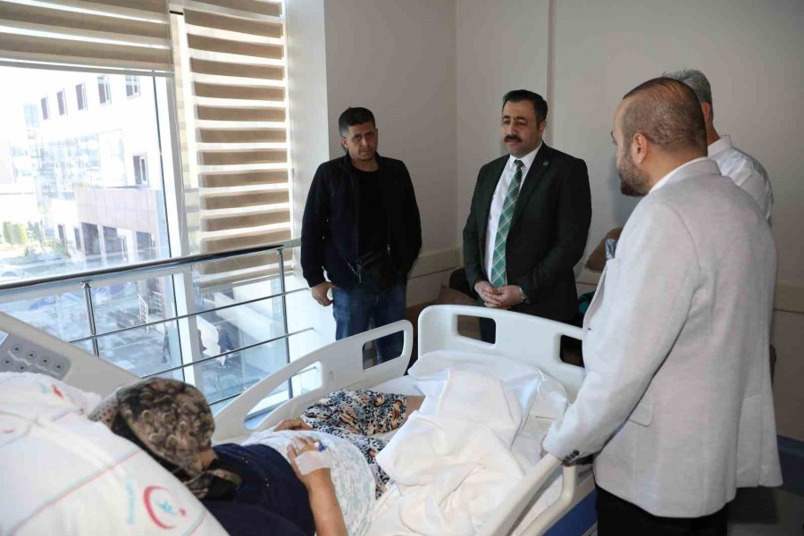 Depremzedelere Rektör Kalan’dan Ziyaret