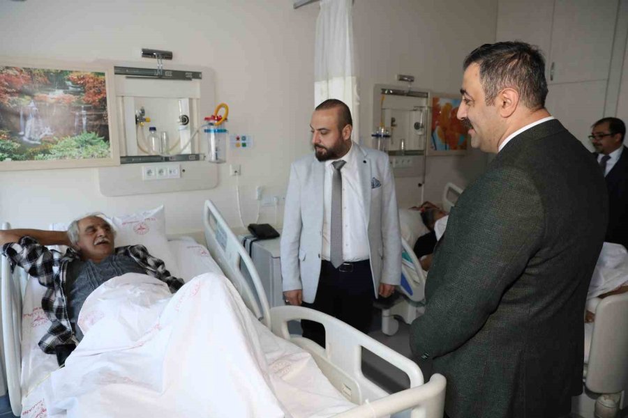 Depremzedelere Rektör Kalan’dan Ziyaret