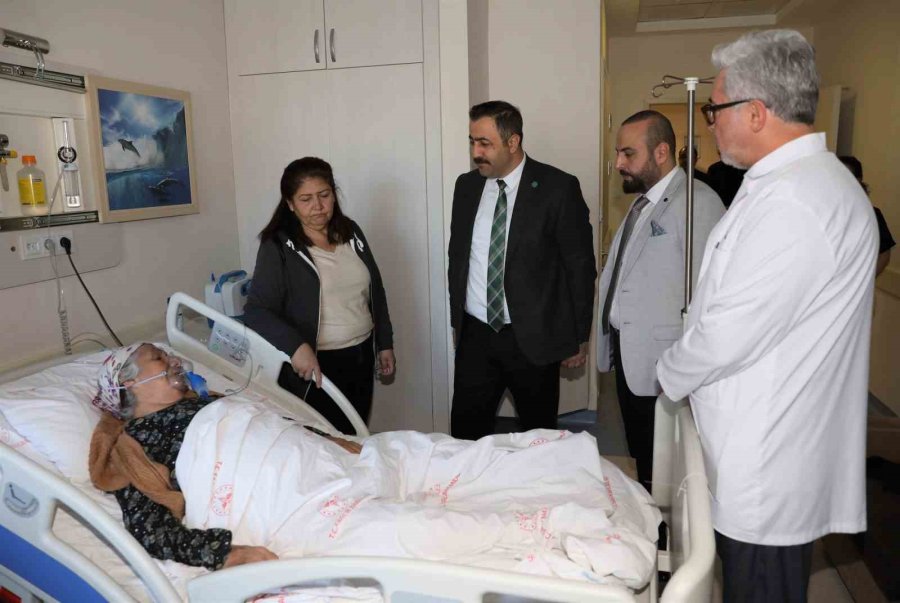 Depremzedelere Rektör Kalan’dan Ziyaret