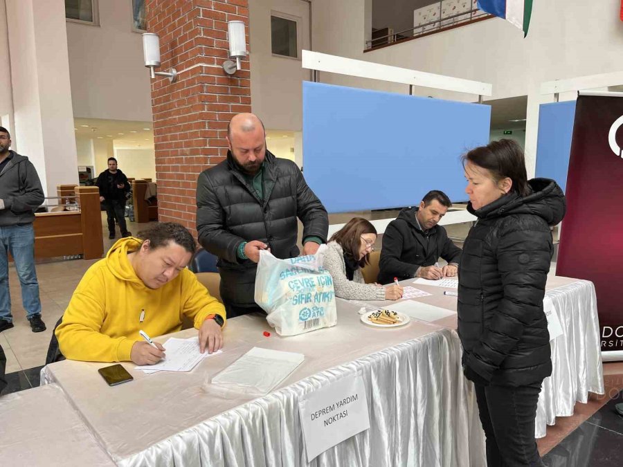 Anadolu Üniversitesi Depremzedeler İçin Yardım Kampanyası Başlattı