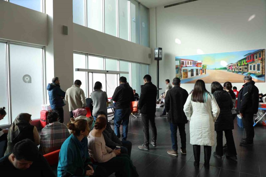 Büyükşehir’den Depremzedeler İçin Kan Bağışı Kampanyası