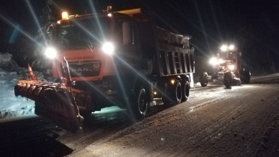 Antalya-konya Karayolu Trafiğe Kapatıldı