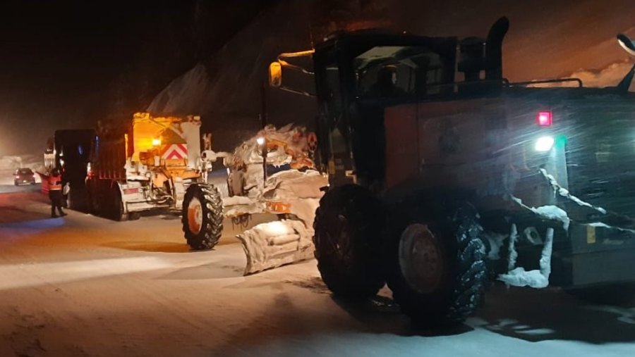 Antalya-konya Karayolu Trafiğe Kapatıldı