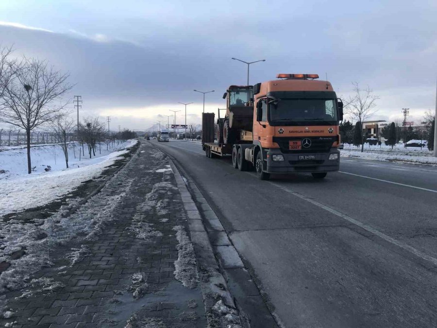 Geçiş Güzergahı Konya’da Yardım Tırı Yoğunluğu