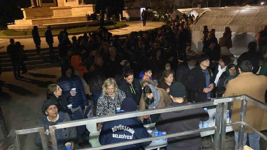 Antalya Büyükşehir Belediyesi Hatay’da Çadır Kent Kurdu