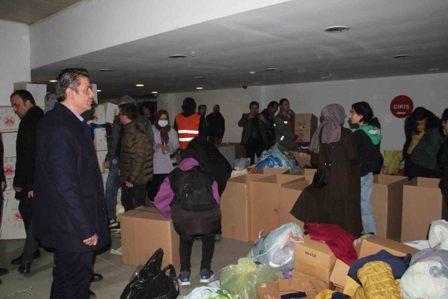 Döşemealtı Depremzedeler İçin Tek Yürek Oldu