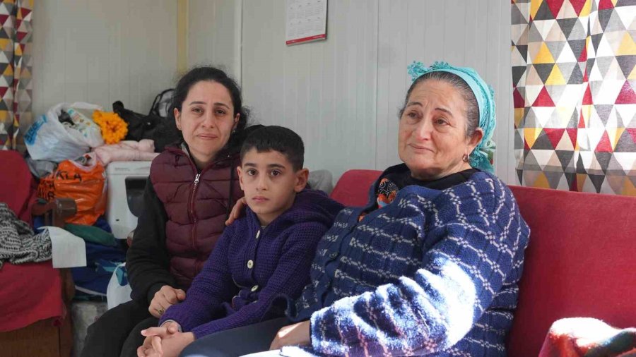 Mezitli Belediyesi Gönüllü Evi, Depremzede Aileye Kucak Açtı