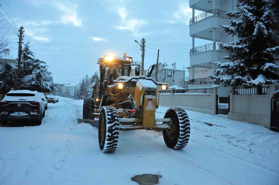 Karaman’da Kar Temizleme Çalışmaları