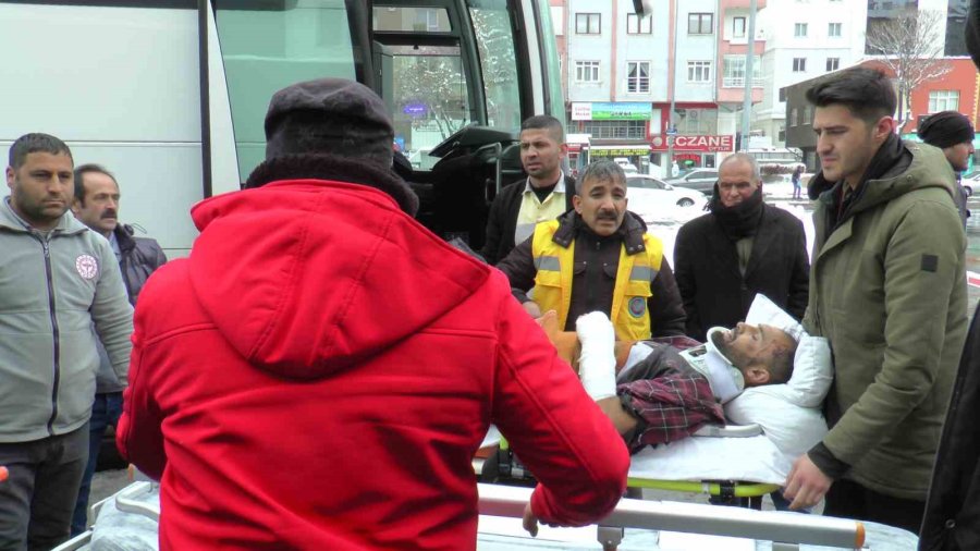 Deprem Bölgesinden Gelen 368 Yaralı Kayseri’de Tedavi Ediliyor