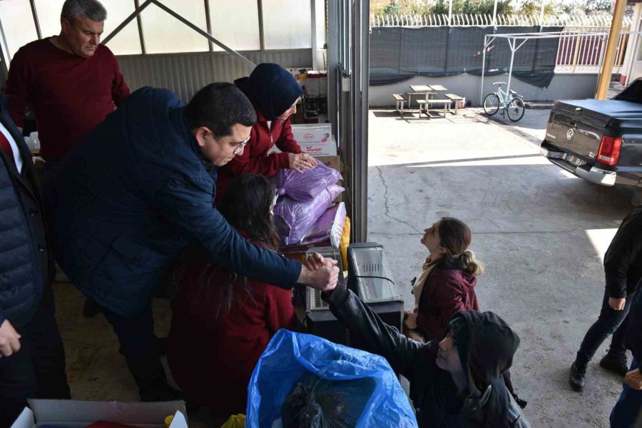 Kepez’den Deprem Bölgesine Yürekleri Isıtan Bağış