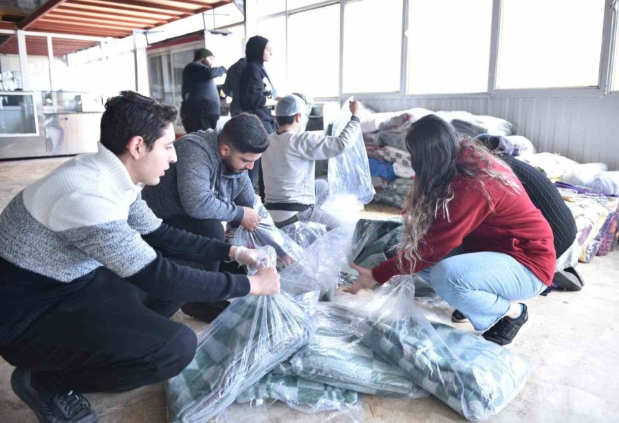 Kepez’den Deprem Bölgesine Yürekleri Isıtan Bağış