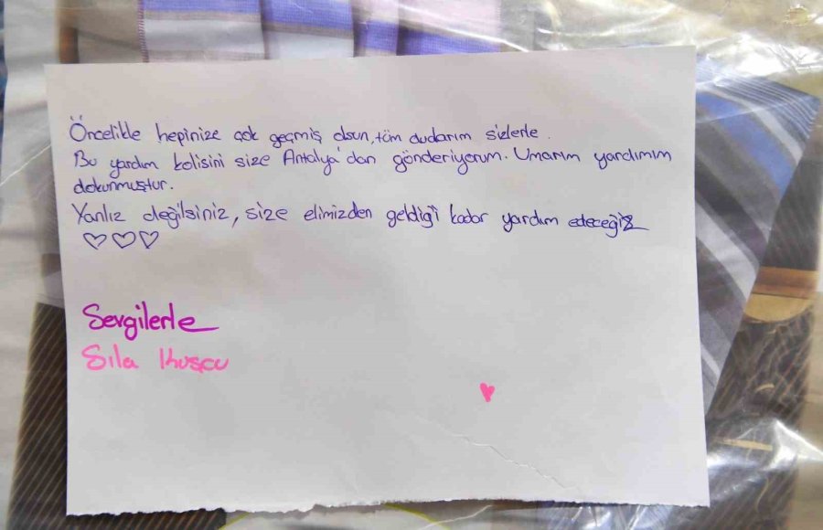 Konyaaltılı Lina’dan Deprem Bölgesine Duygu Dolu Yardım