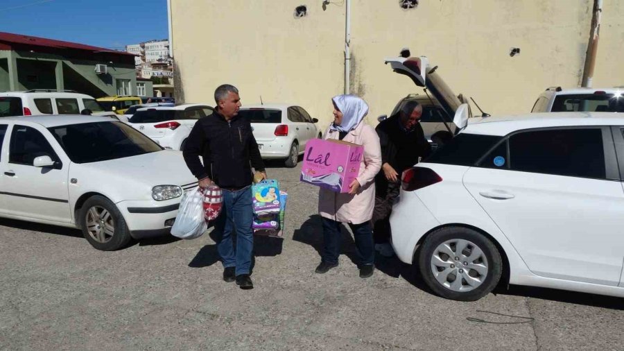 Türkiye’nin Yangında Seferber Olduğu Manavgat, Depremzedeler İçin Tek Yürek