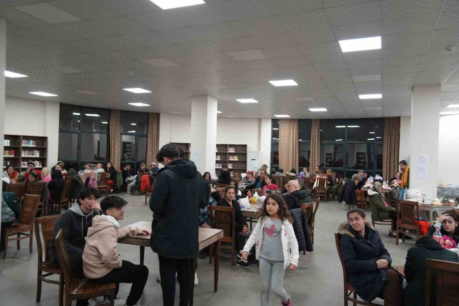 Tarsus Belediyesi Depremzedeler İçin Seferberliğini Sürdürüyor