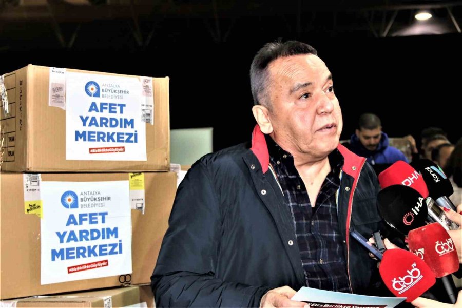 Antalya Büyükşehir İtfaiyesi 62 Vatandaşı Enkaz Altından Çıkarttı