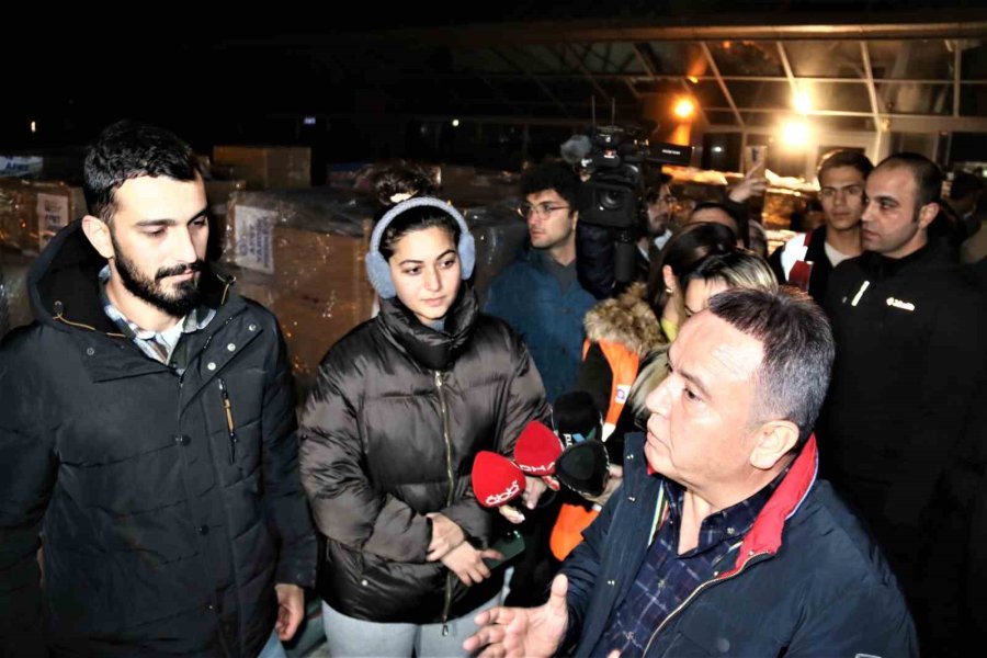 Antalya Büyükşehir İtfaiyesi 62 Vatandaşı Enkaz Altından Çıkarttı