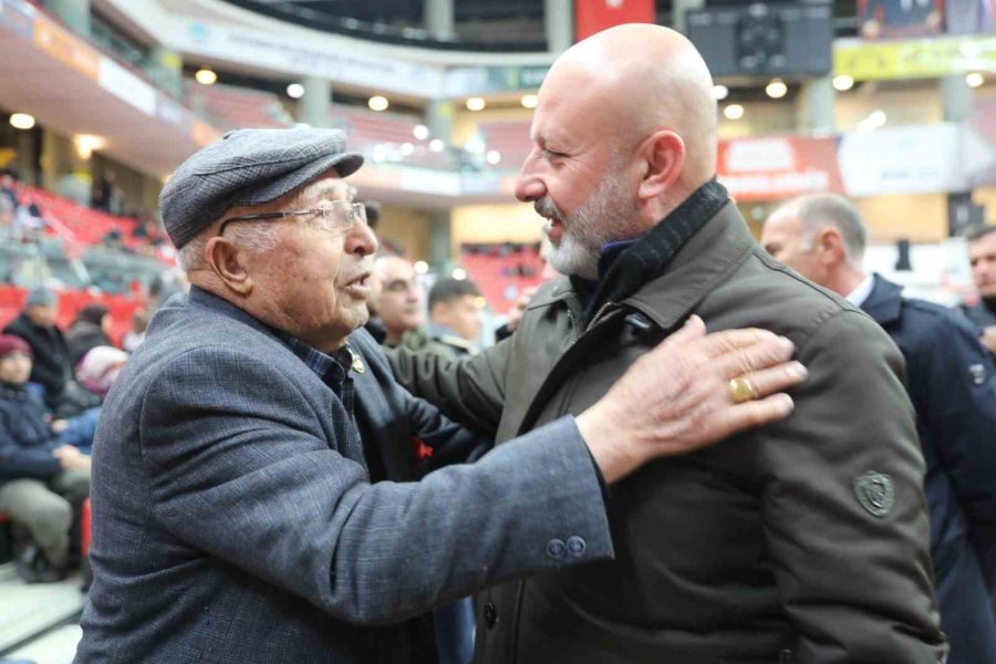 Başkan Çolakbayrakdar; “devletimiz Ve Belediyemiz Tüm İmkanlarıyla Seferberlik Halinde”