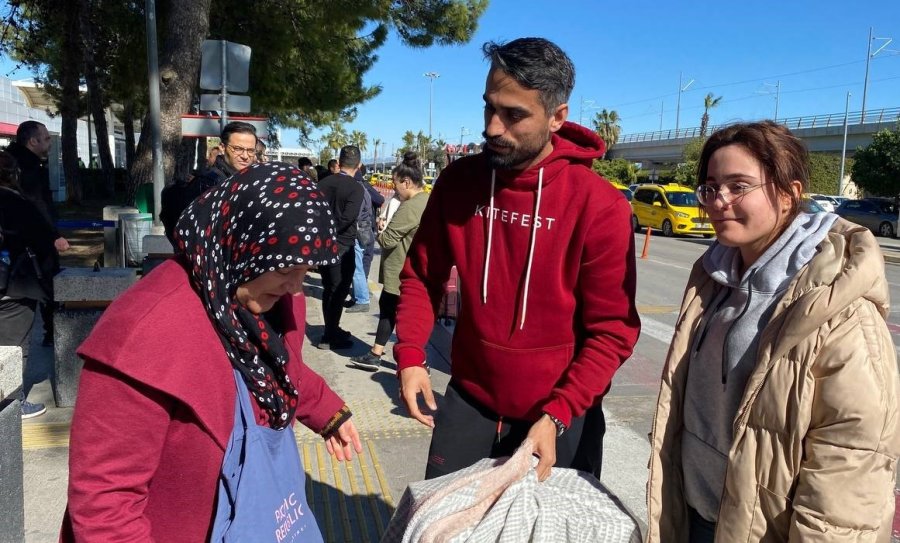 Depremzedelere Antalya’da Duygusal Karşılama
