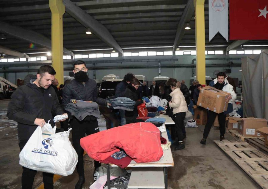 Erü’den Deprem Bölgesine Uzanan Yardım Eline Destek Yağıyor