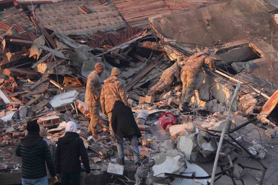 Deprem Bölgesinden Artık Tek Ses Yükseliyor: "sesimi Duyan Var Mı?"