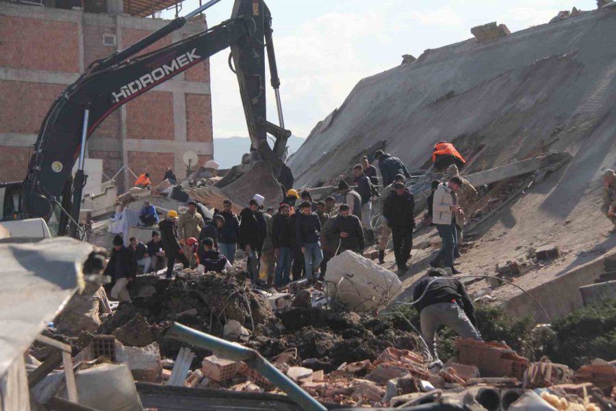 Deprem Bölgesinden Artık Tek Ses Yükseliyor: "sesimi Duyan Var Mı?"