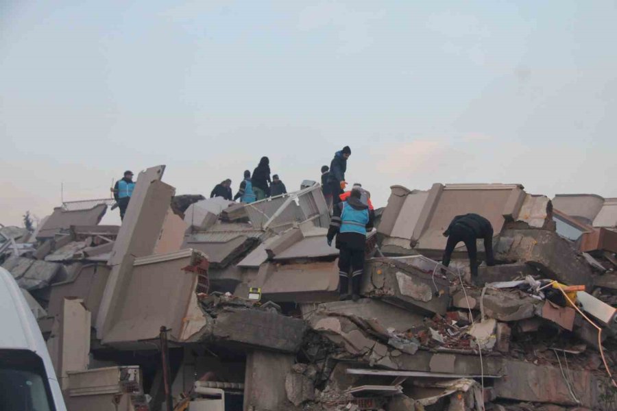 Deprem Bölgesinden Artık Tek Ses Yükseliyor: "sesimi Duyan Var Mı?"