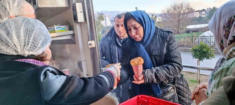 Mersin Büyükşehir Belediyesi Ekipleri Göçük Altından 16 Kişiyi Kurtardı