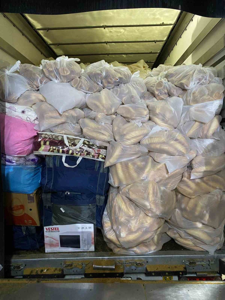 Kayseri Büyükşehir’in Deprem Bölgesine Yardım Turu Sayısı 40’a Ulaştı