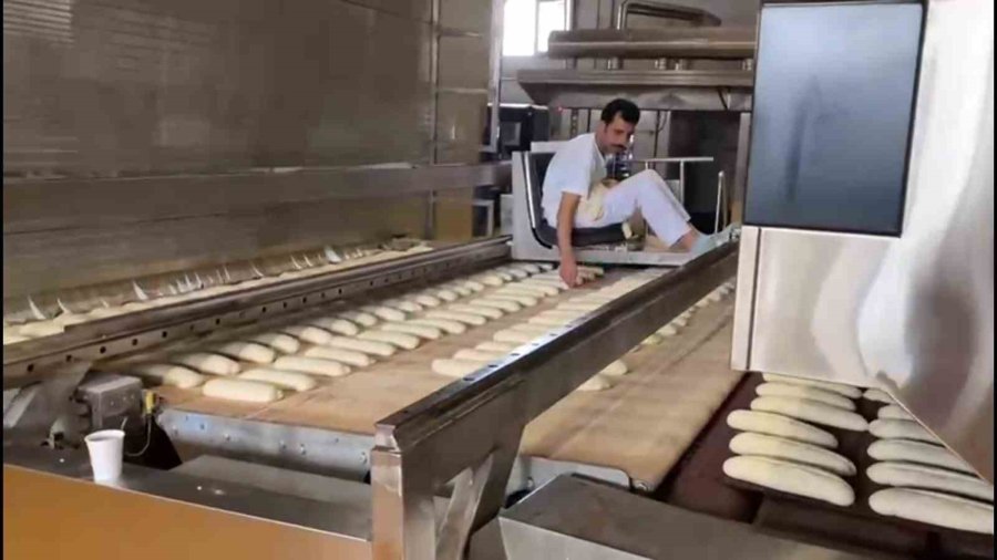 Kayseri Büyükşehir’den Deprem Bölgesine 316 Bin 215 Adet Unlu Mamul Yardımı