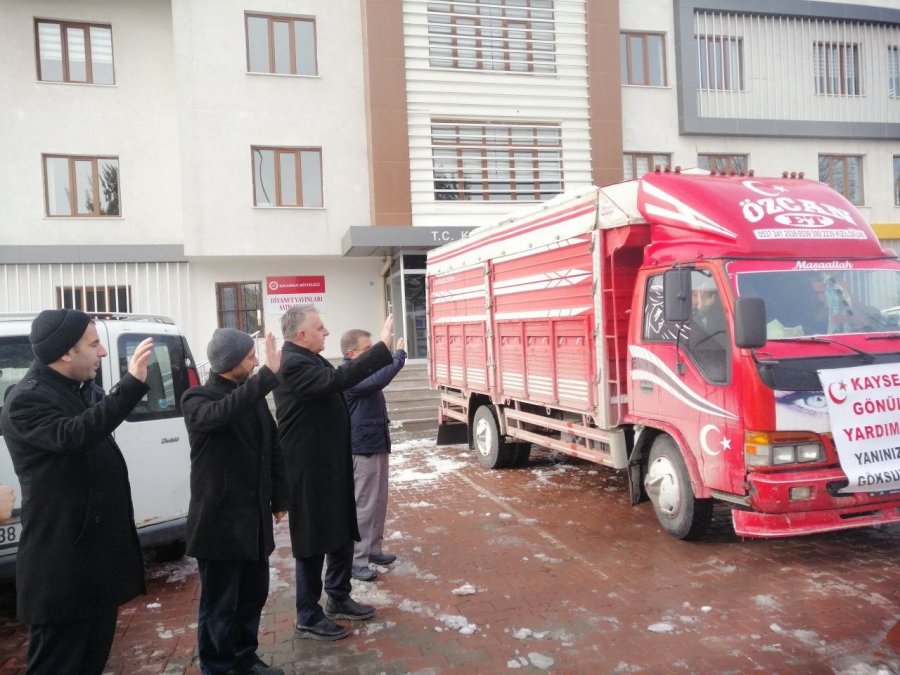 Kayseri’den Deprem Bölgesine 4 Tır Yardım