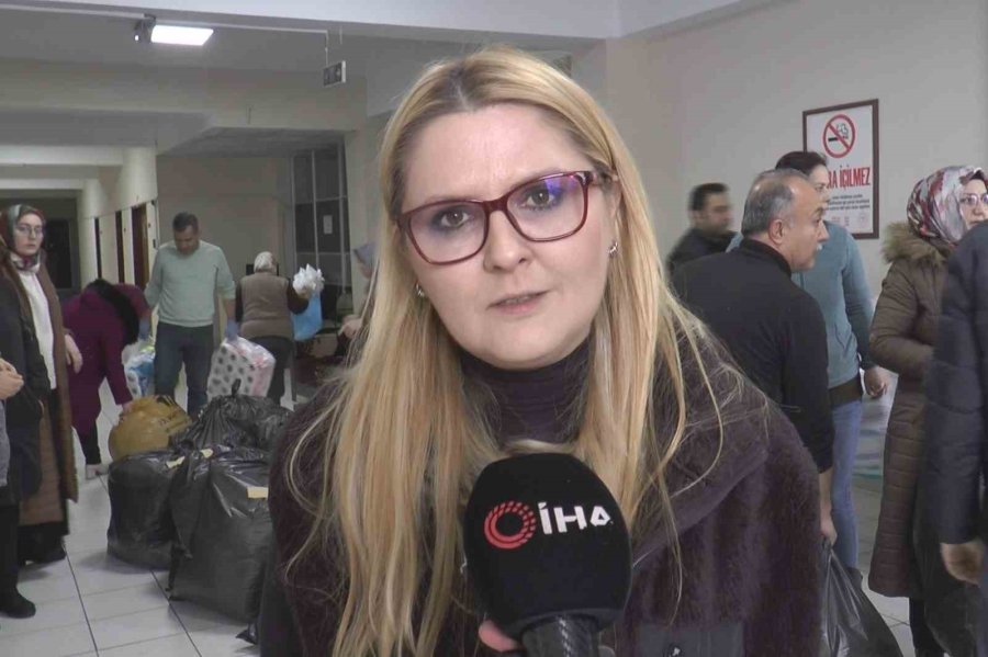 Sağlık Çalışanları Deprem İçin Seferber Oldu